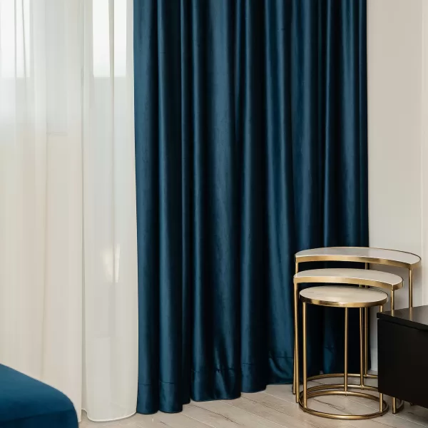 Draperie albastru regal