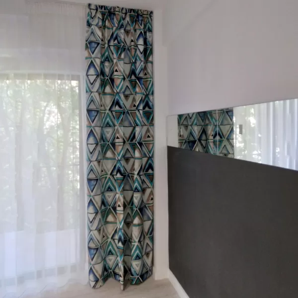 Draperie cu model geometric în nuanțe de albastru - imagine 4